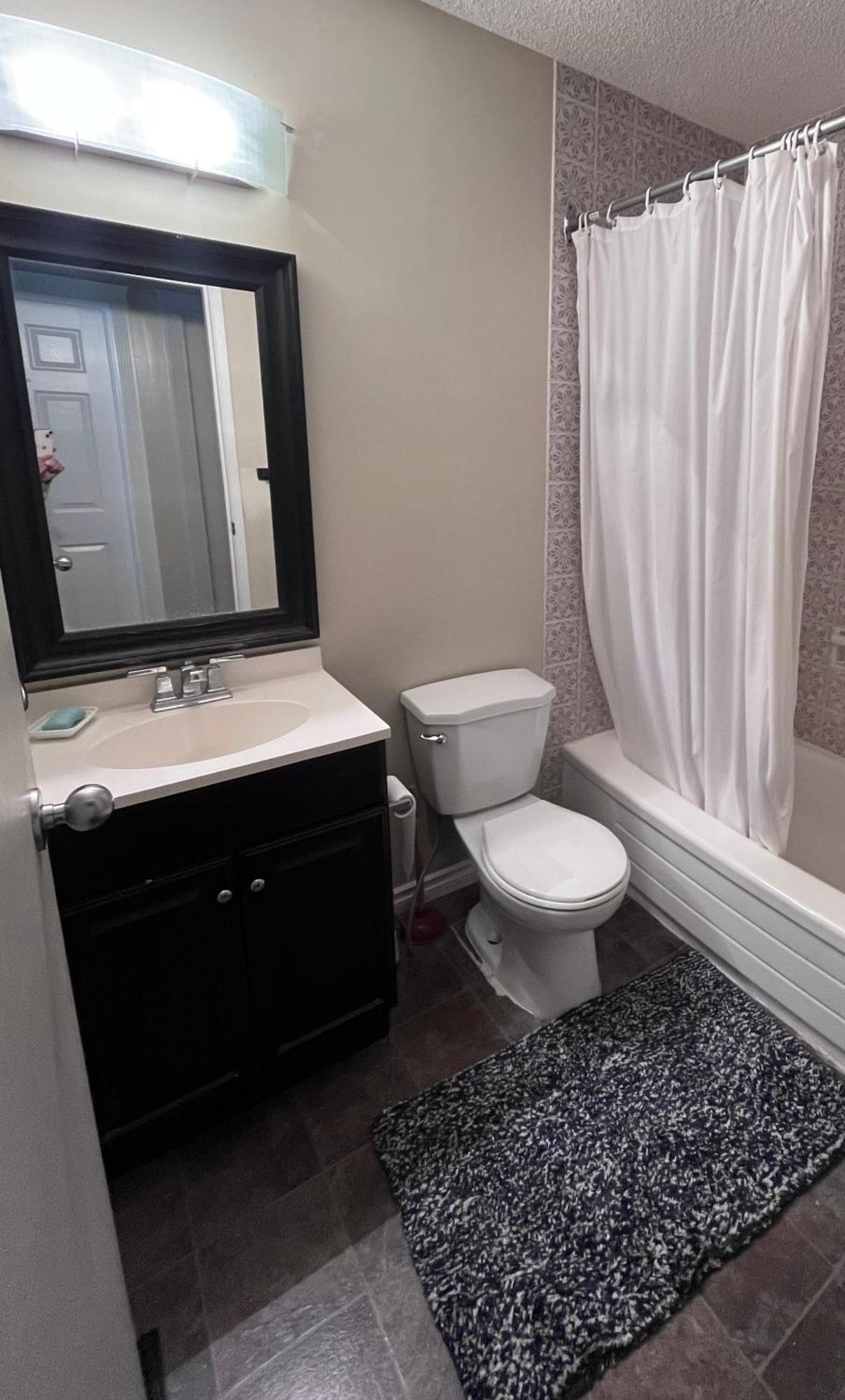 Apartamento Calgary-Banff House Close Lrt&Dt&Free Parking Exterior foto