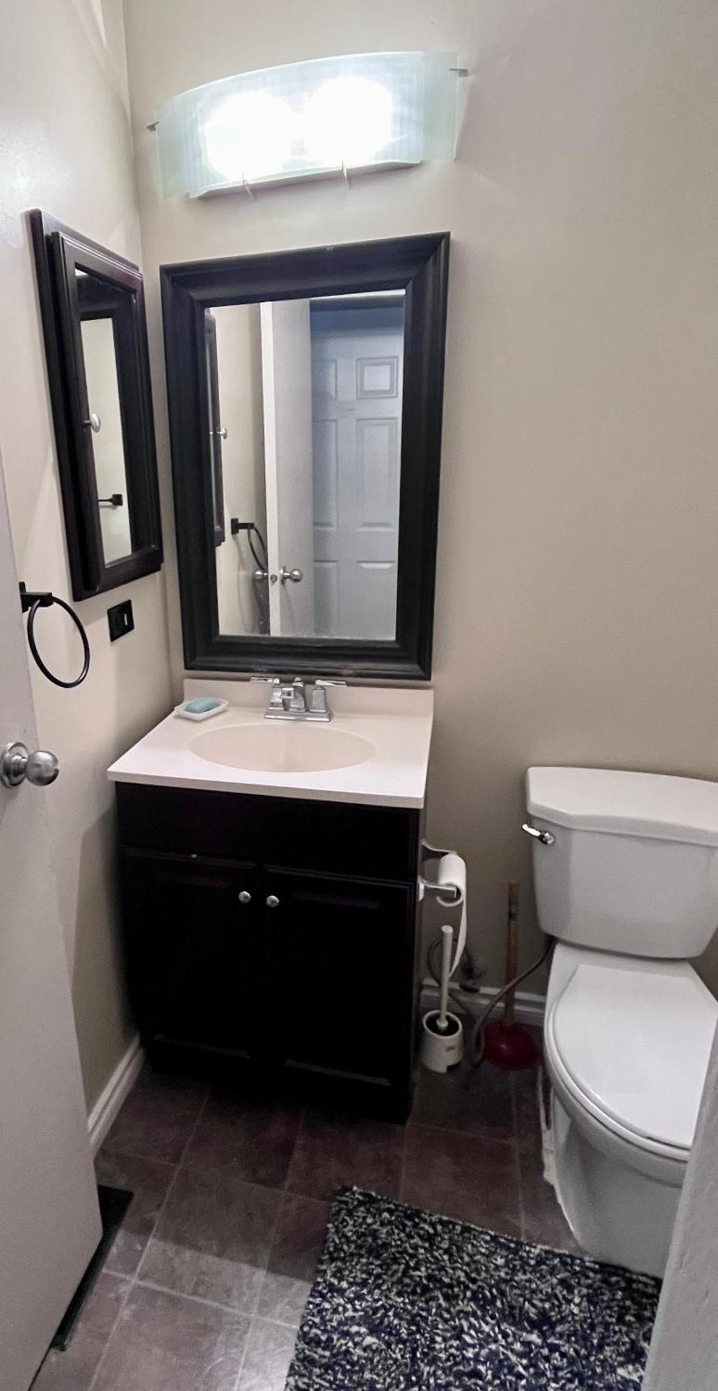 Apartamento Calgary-Banff House Close Lrt&Dt&Free Parking Exterior foto